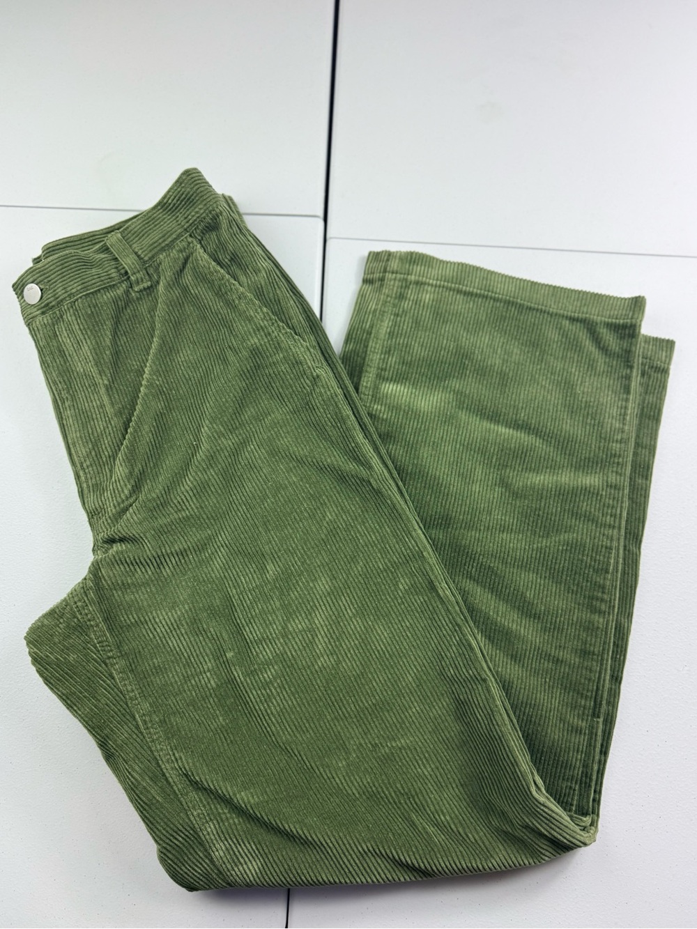 TNA women’s Relaxed-Fit Olive Corduroy Pants size 6